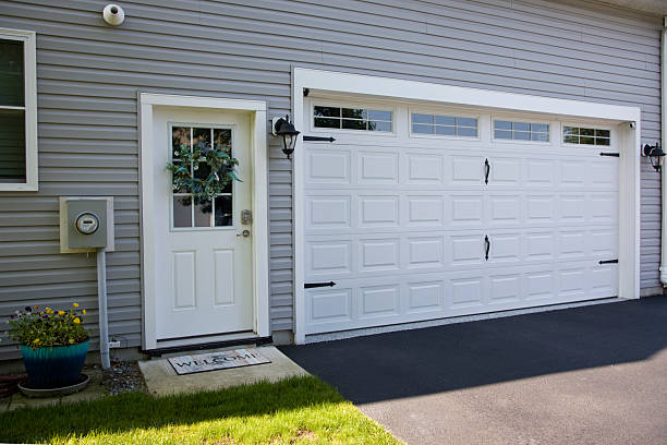 24/7 Emergency Garage Door Panel Replacement experts in Savanna, IL